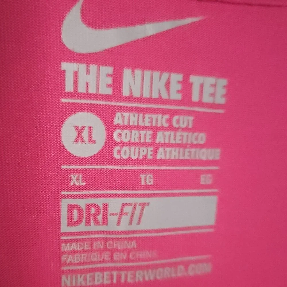 Nike womens tee